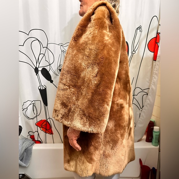 Cherry & Webb Co. - Genuine Laskin Mouton Dyed Lamb Fur Coat - Vintage Fur Coat - Picture 4 of 9
